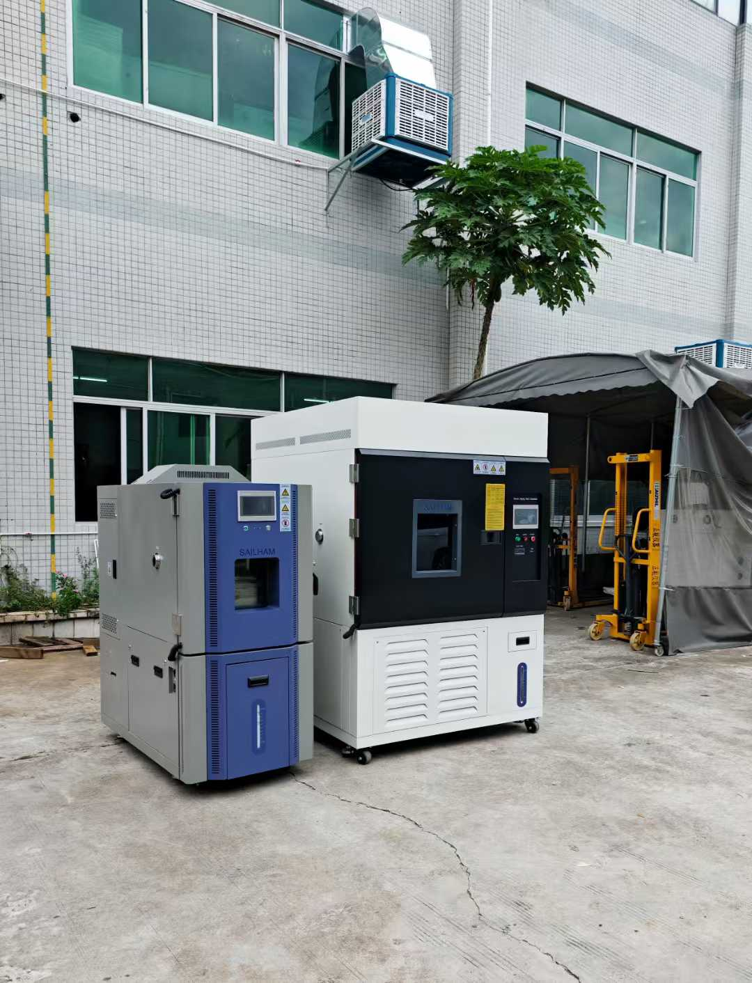 512L水冷式轉(zhuǎn)鼓氙燈老化試驗(yàn)箱與150L恒溫恒濕箱